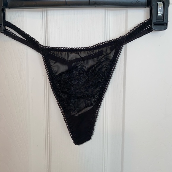 Lingerie - Picture 5 of 6